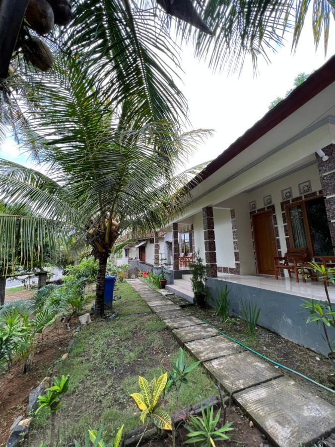 Kuta Circle Homestay Exteriör bild