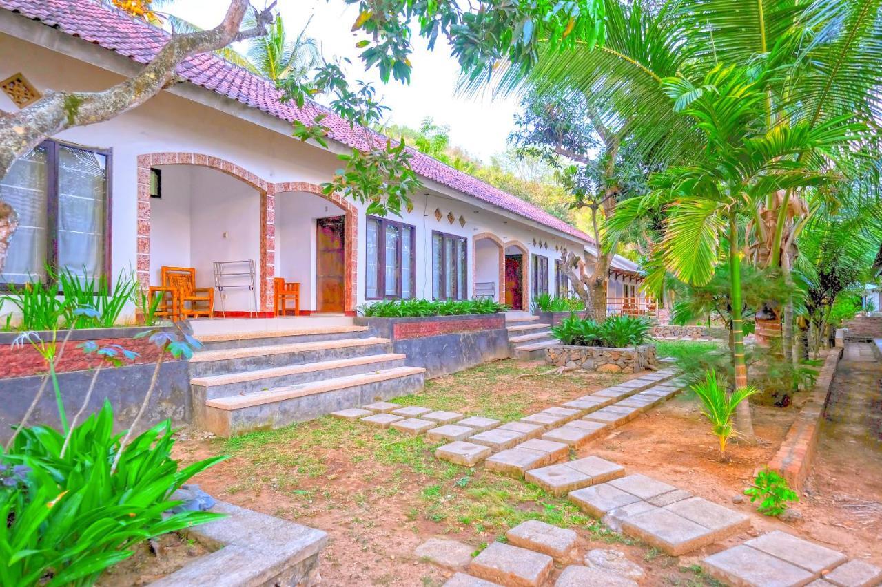 Kuta Circle Homestay Exteriör bild