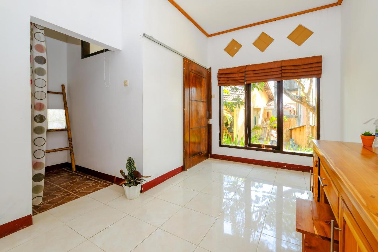 Kuta Circle Homestay Exteriör bild